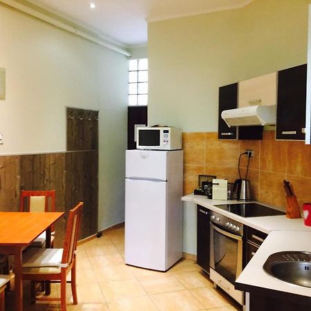 Kaz7 Kazinczy Apartment بودابست المظهر الخارجي الصورة