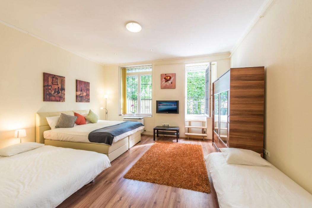 Kaz7 Kazinczy Apartment بودابست المظهر الخارجي الصورة