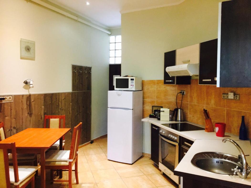 Kaz7 Kazinczy Apartment بودابست المظهر الخارجي الصورة